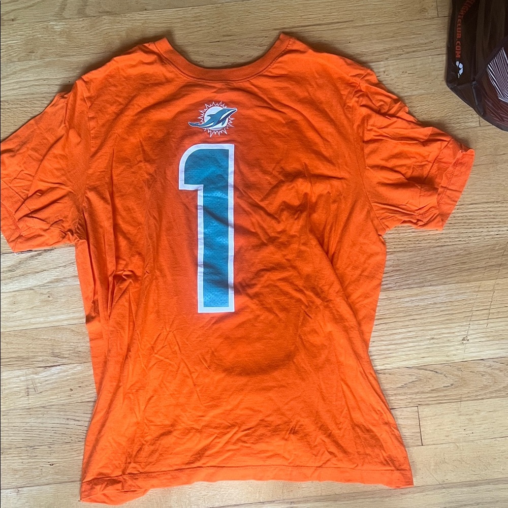 Miami Dolphins Tagovailoa Orange T-Shirt Size Medium